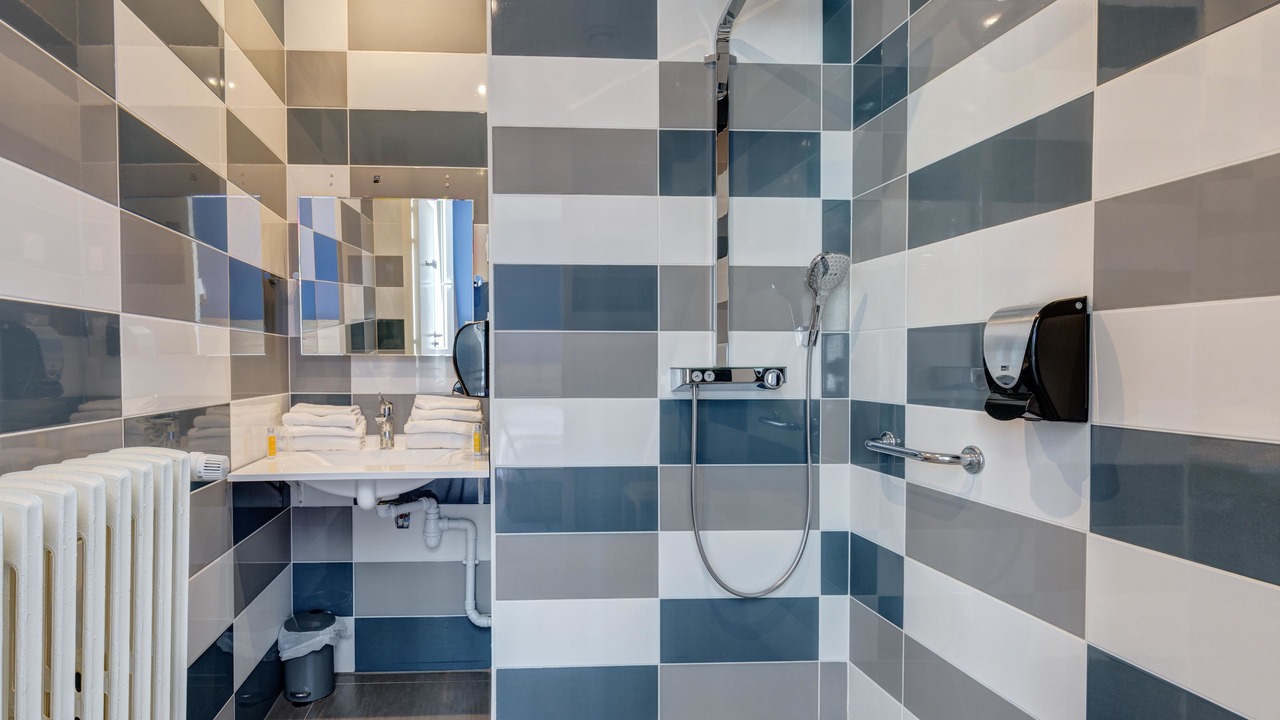 Photo of Bathroom in Colombier - Champ de Mars