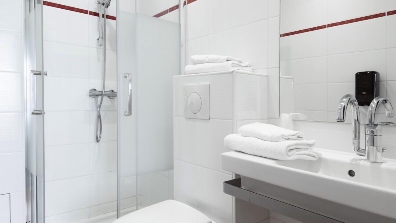 Photo of Bathroom in Colombier - Champ de Mars