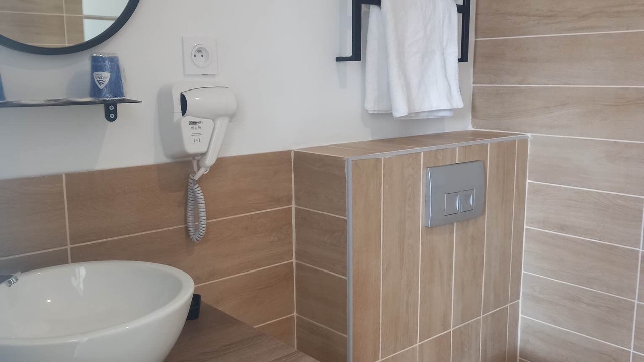 Photo of Bathroom in Camiers