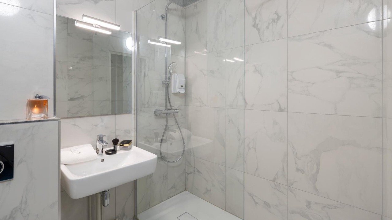 Photo of Bathroom in Saint-Jacques-de-la-Lande