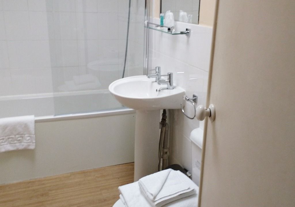 Photo of Bathroom in Sutton Benger