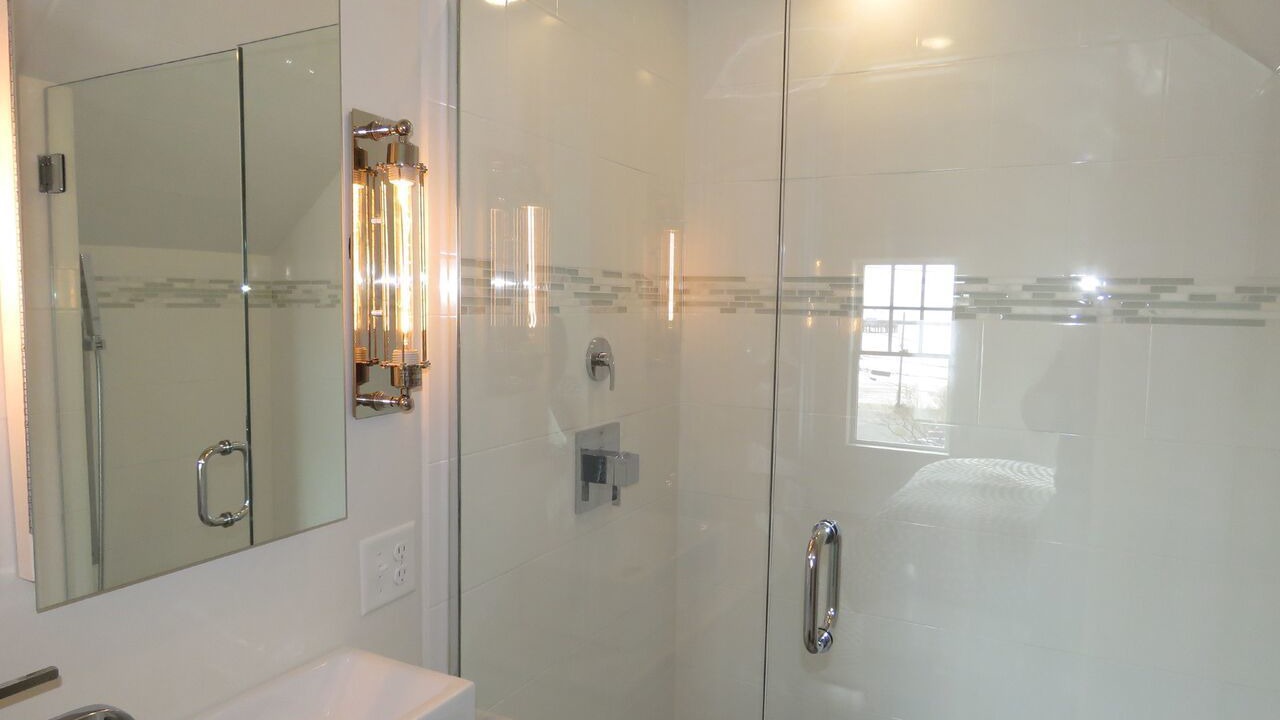 Photo of Bathroom in Commercial Street