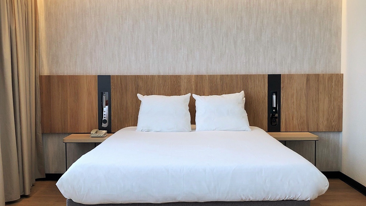 Photo of Bedroom in Antigone