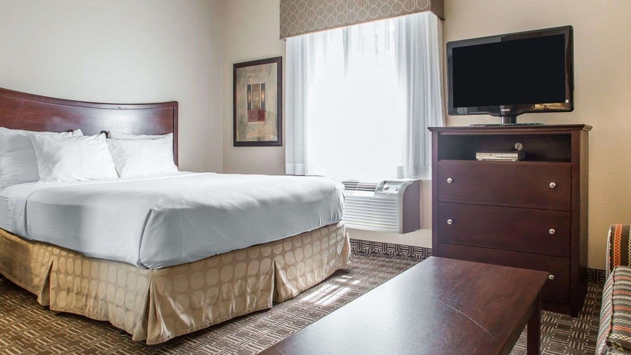 Photo of Bedroom in St. Robert