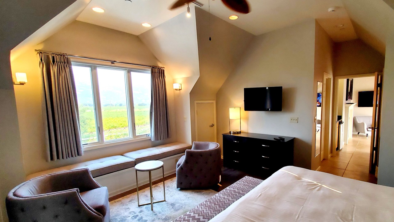 Photo of Bedroom in Geyserville