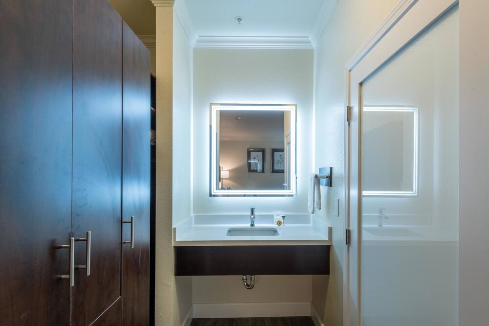 Photo of Bathroom in Geyserville