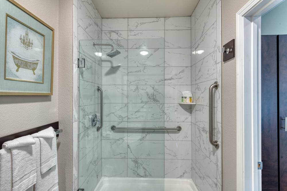 Photo of Bathroom in Geyserville