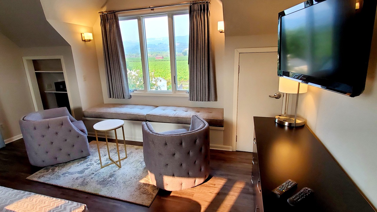 Photo of Bedroom in Geyserville