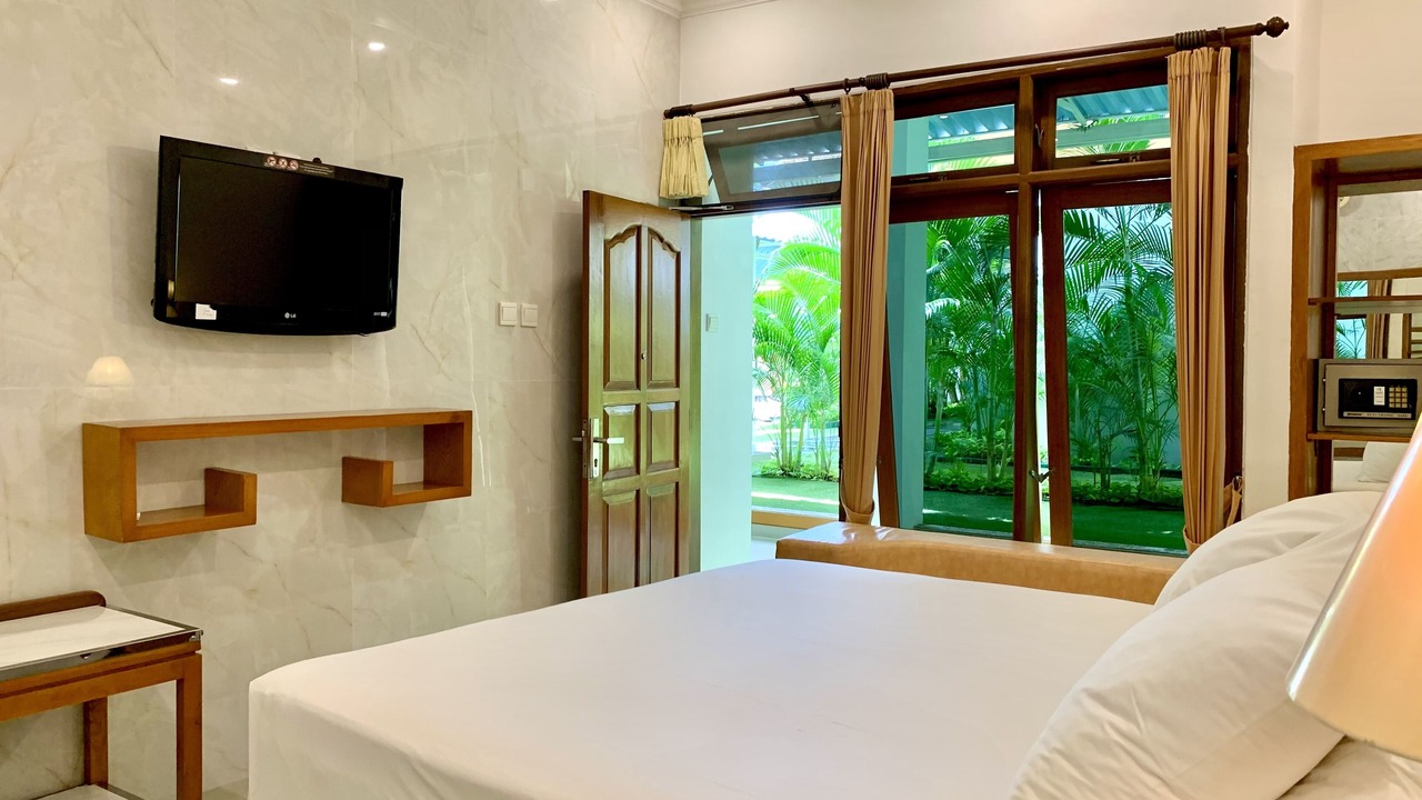 Photo of Bedroom in Kartika Plaza
