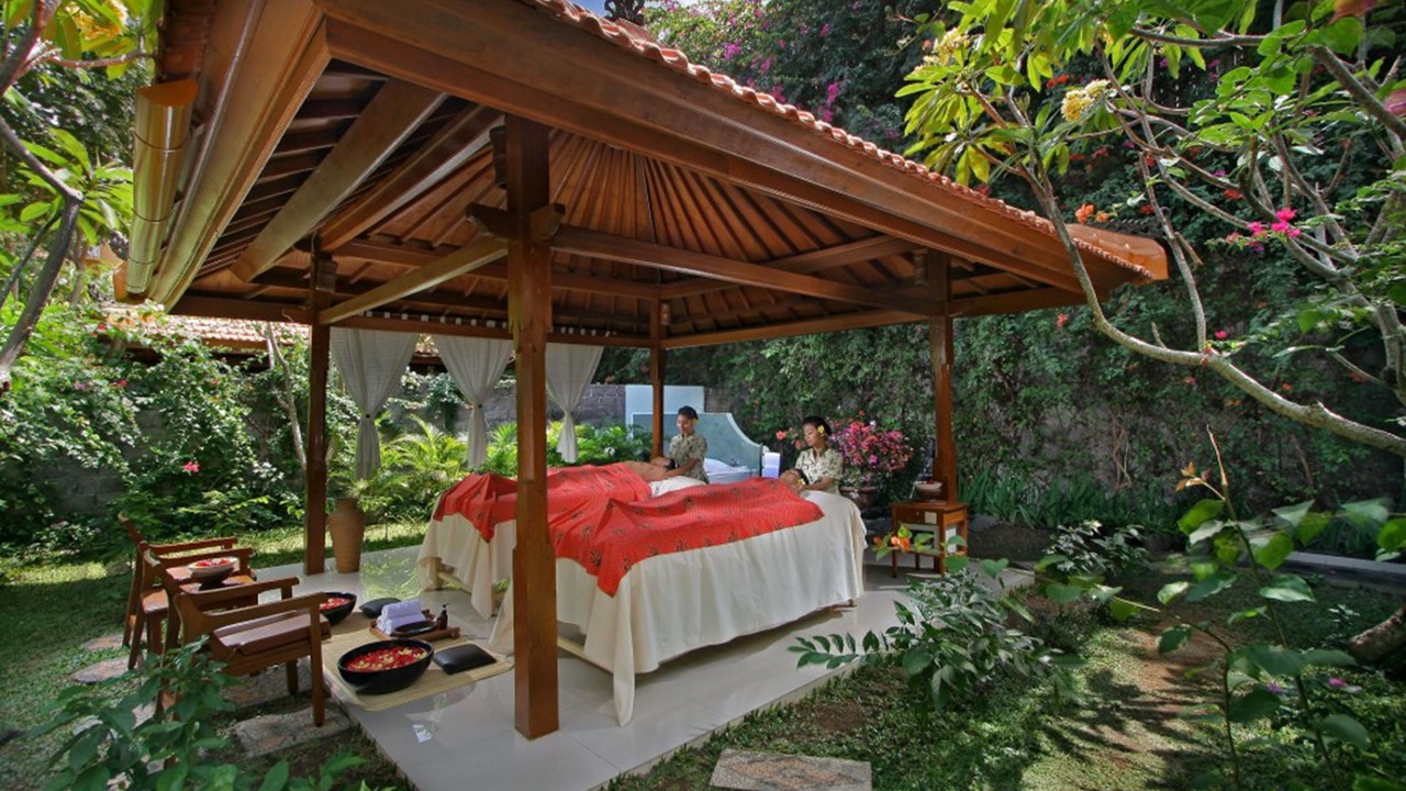 Photo of Bedroom in Kartika Plaza