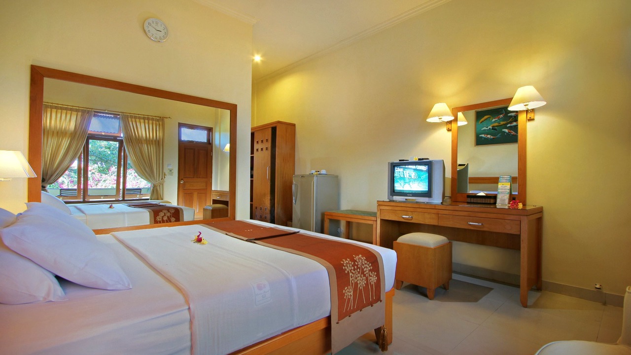 Photo of Bedroom in Kartika Plaza