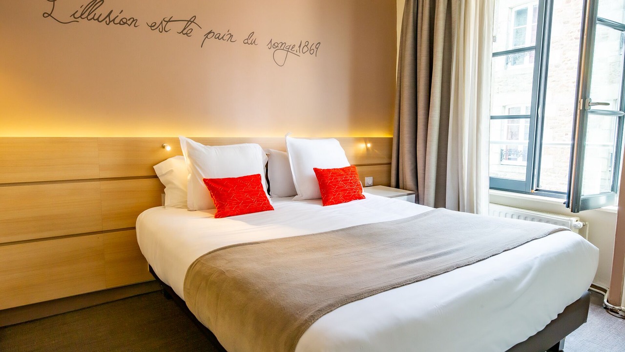 Photo of Bedroom in Dinan