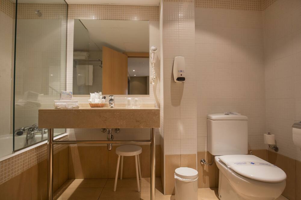 Photo of Bathroom in Ansalonga