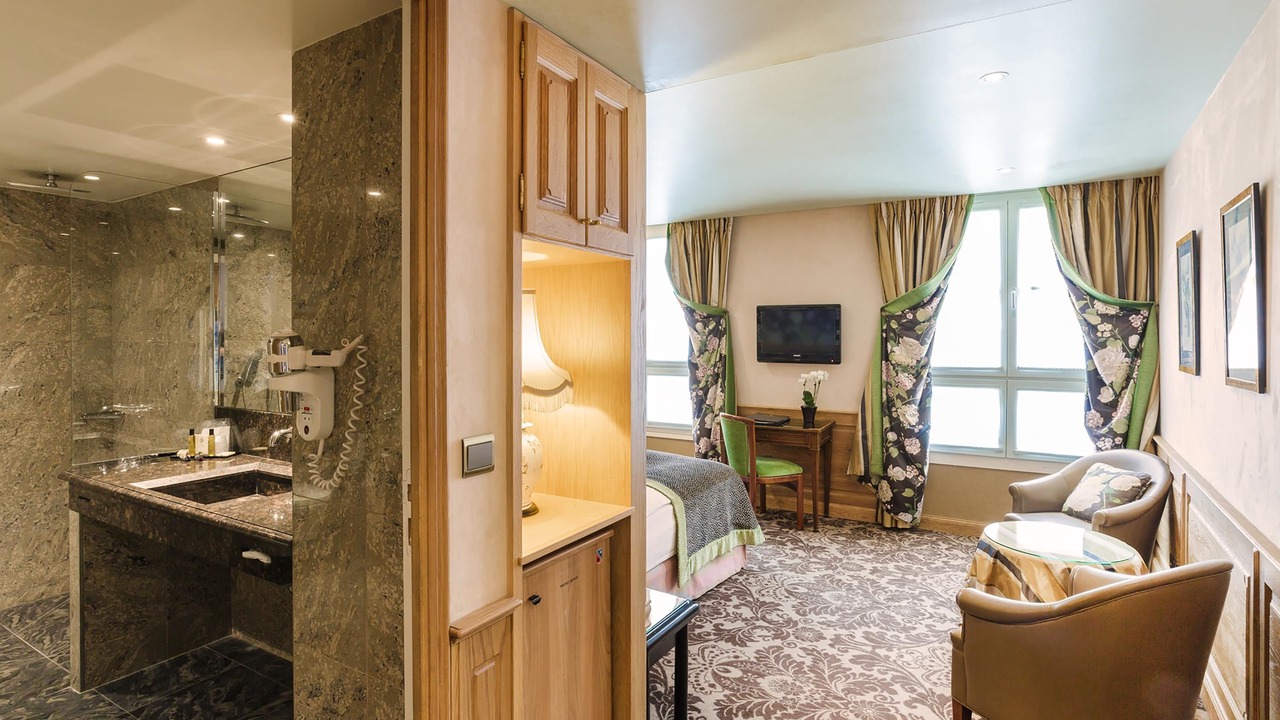 Photo of Bedroom in 6th Arrondissement