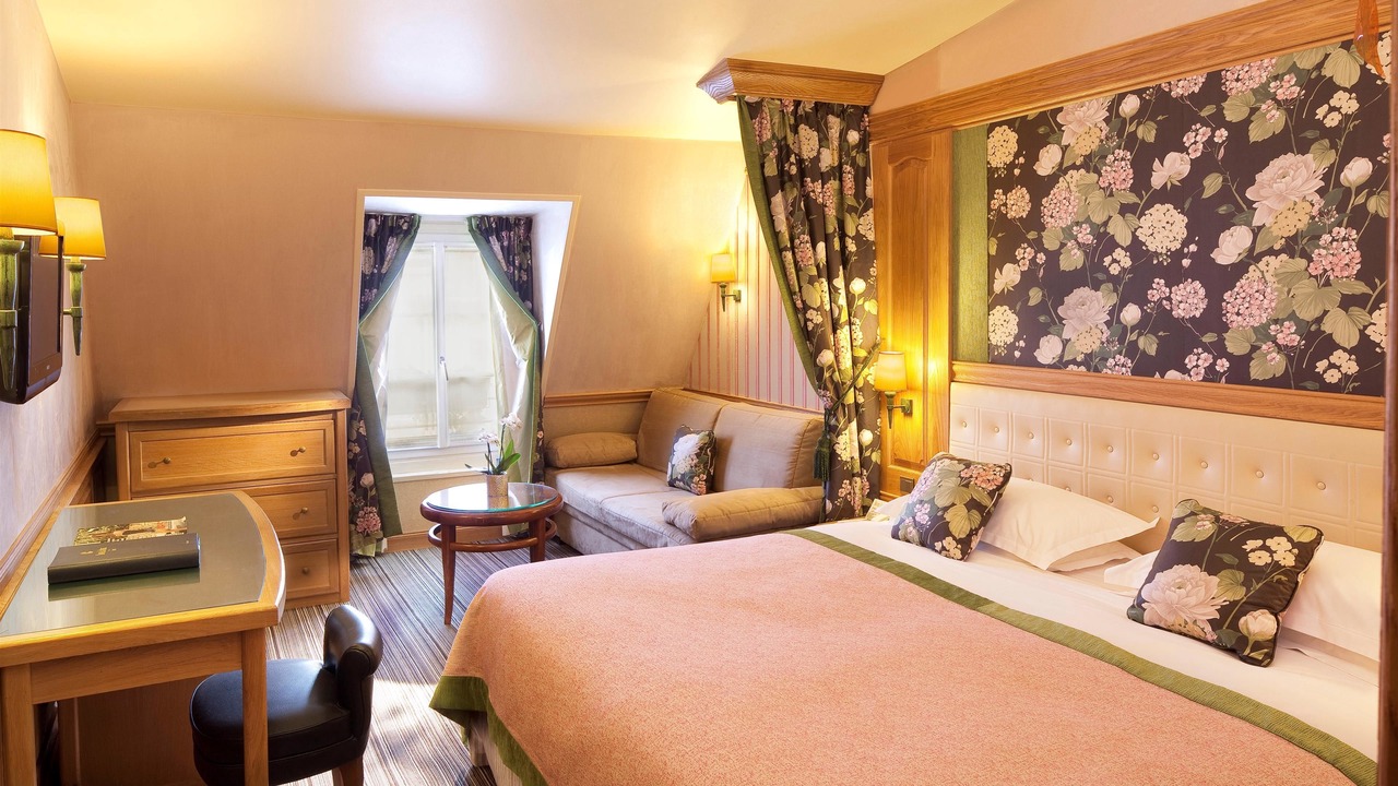 Photo of Bedroom in 6th Arrondissement