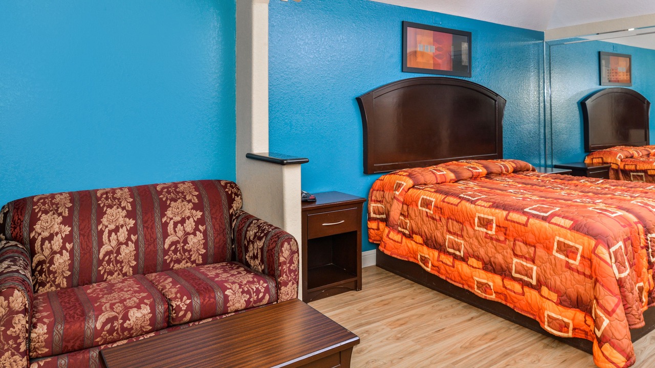 Photo of Bedroom in Clodine