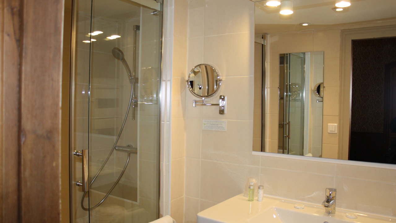 Photo of Bathroom in Meyrueis