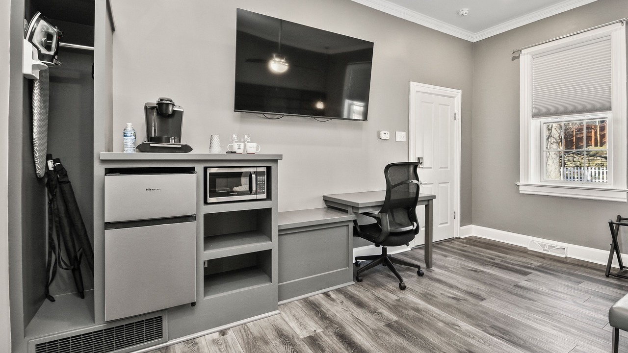 Photo of Others in Hermann