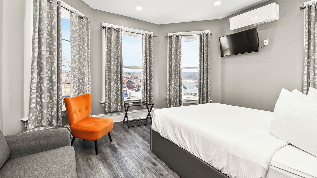 Photo of Others in Hermann