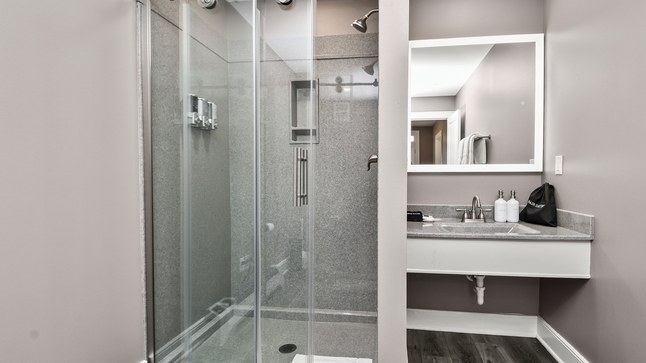 Photo of Others in Hermann