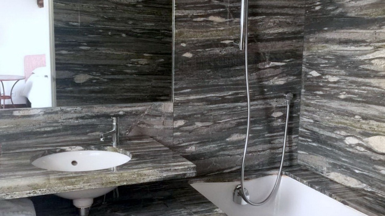 Photo of Bathroom in Arsenal