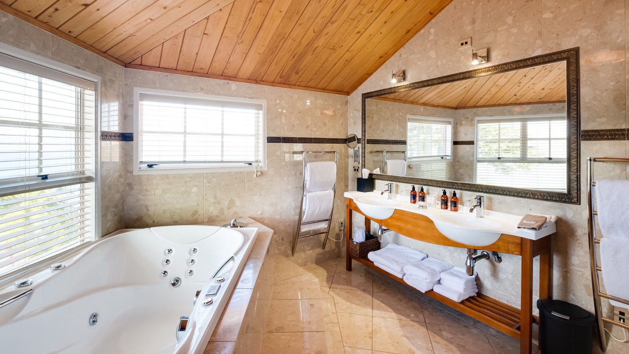 Photo of Bathroom in Kawaha Point