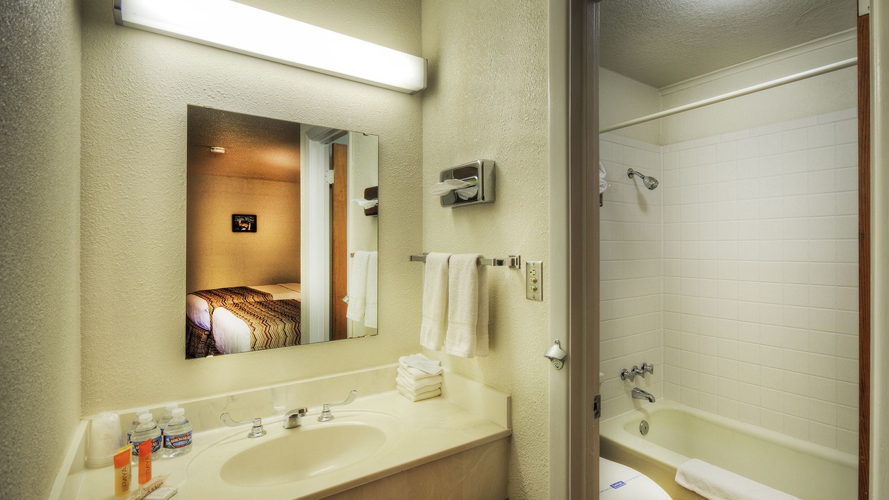 Photo of Bathroom in Tucumcari