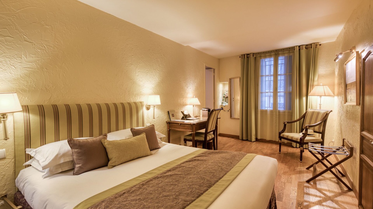 Photo of Bedroom in Comedie