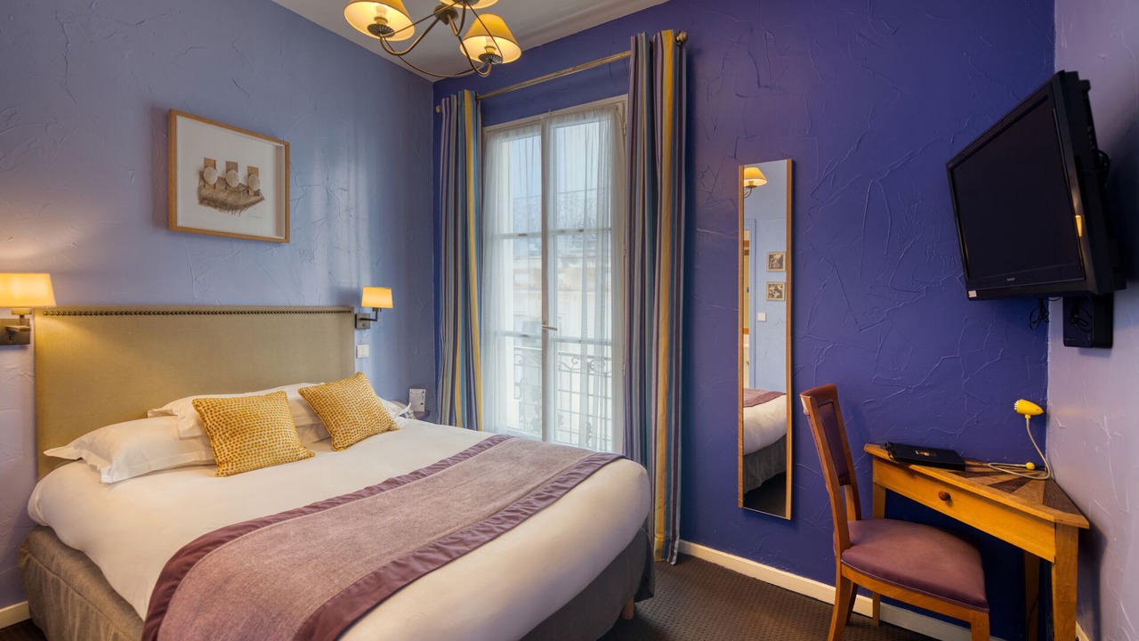 Photo of Bedroom in Comedie