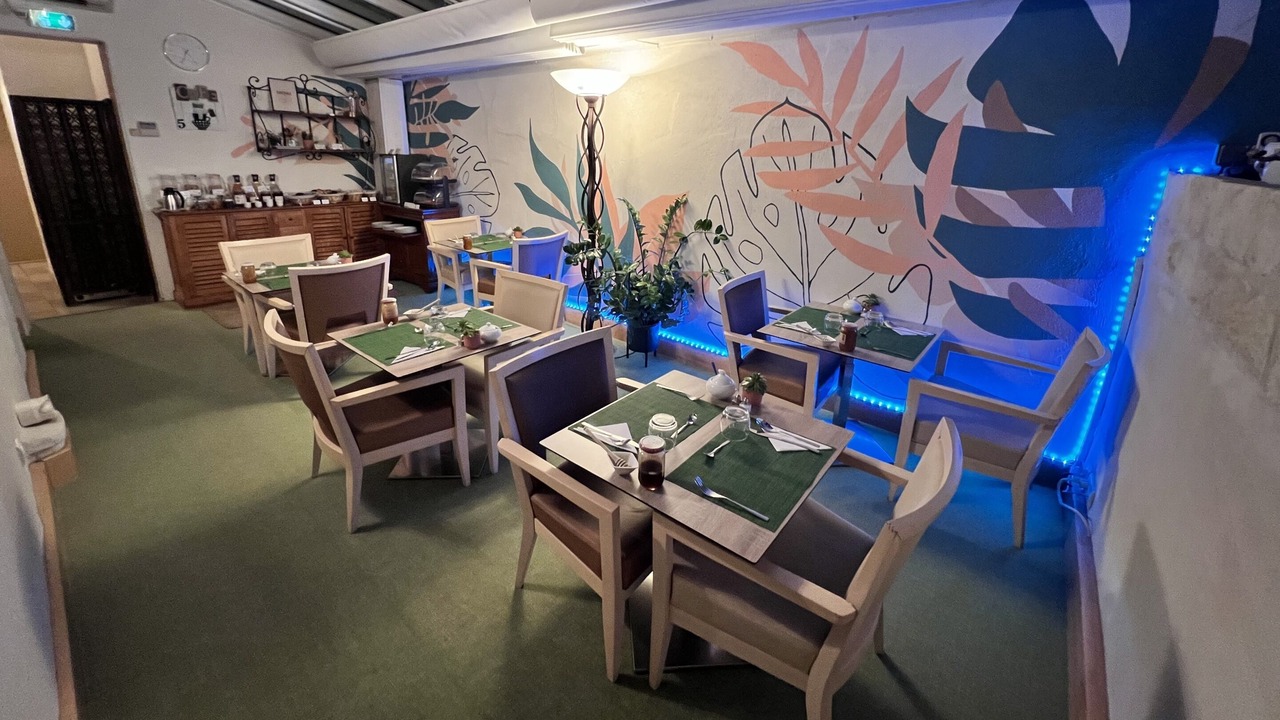 Photo of Others in Comedie