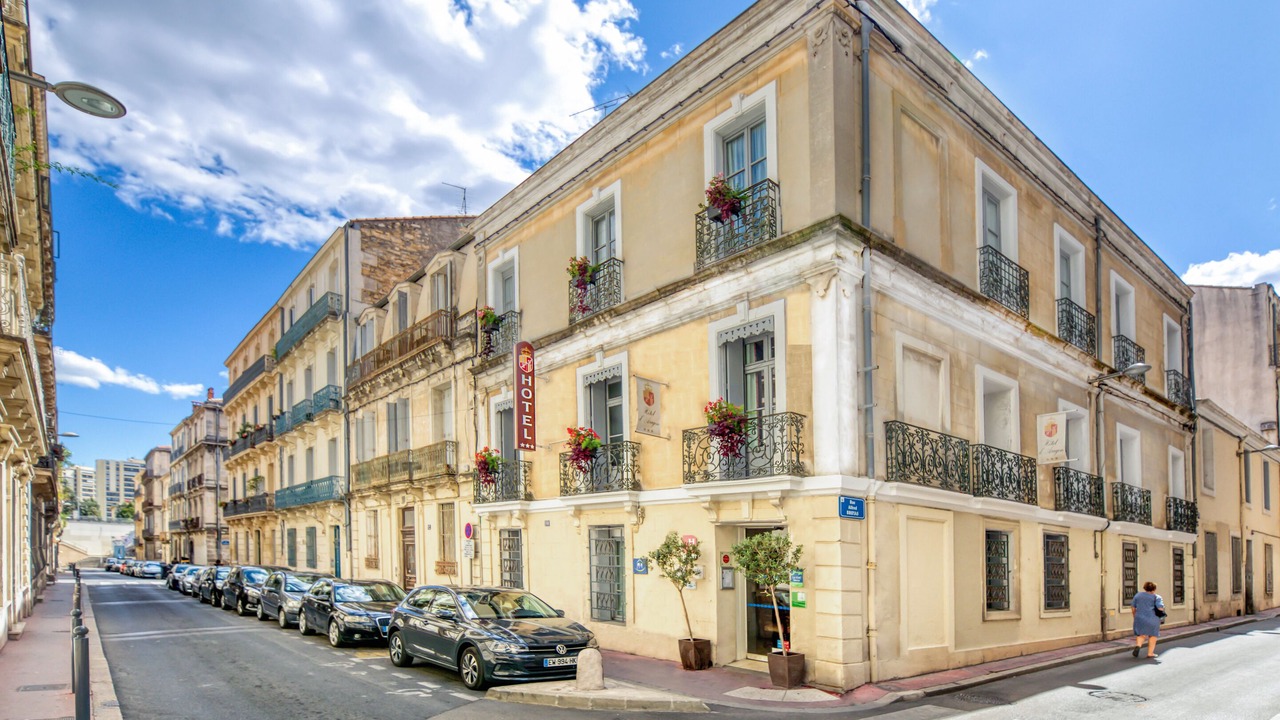 Photo of Others in Comedie