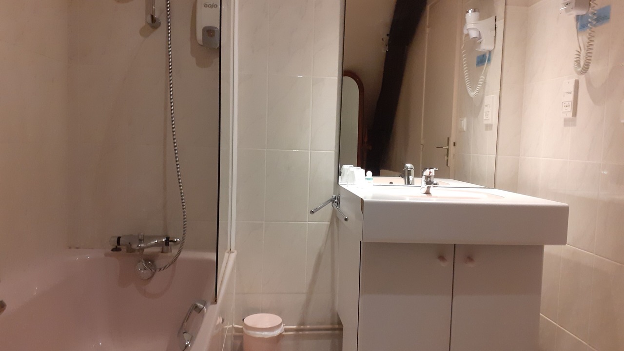 Photo of Bathroom in Montbard
