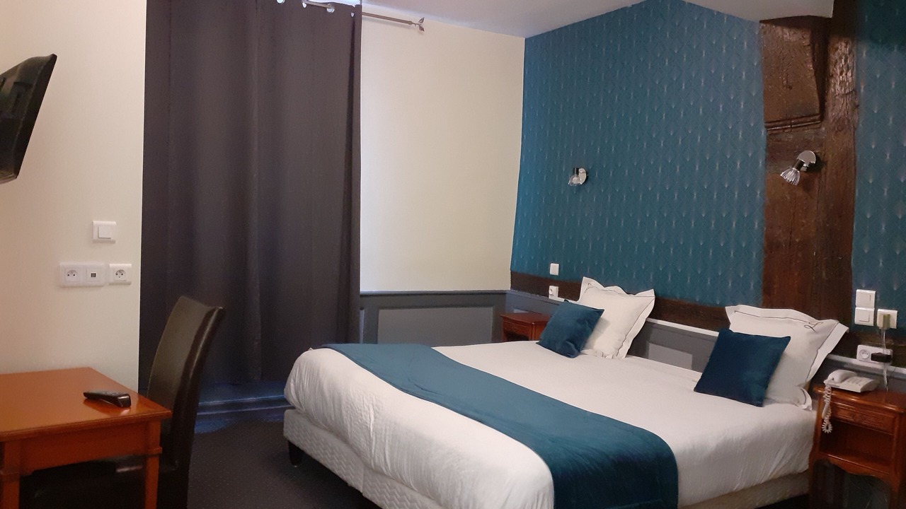 Photo of Bedroom in Montbard