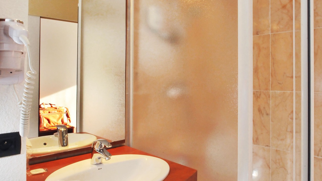 Photo of Bathroom in Saint-Gregoire