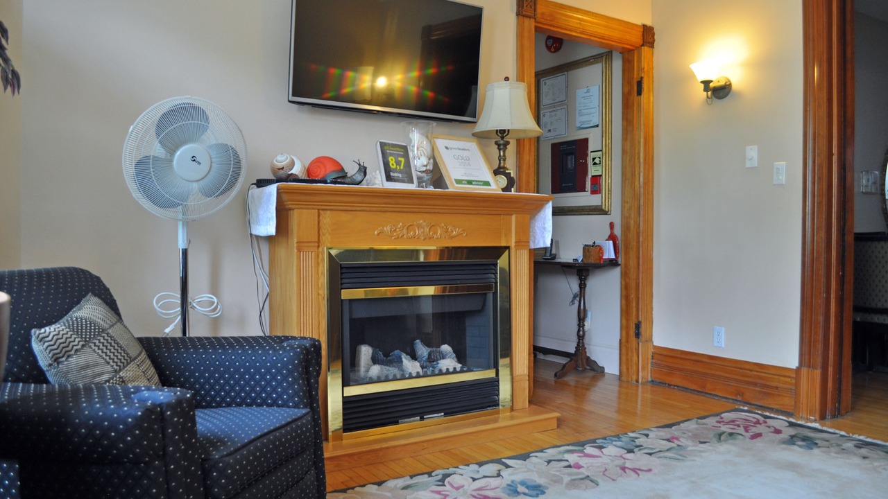 Photo of Livingroom in Niagara Falls