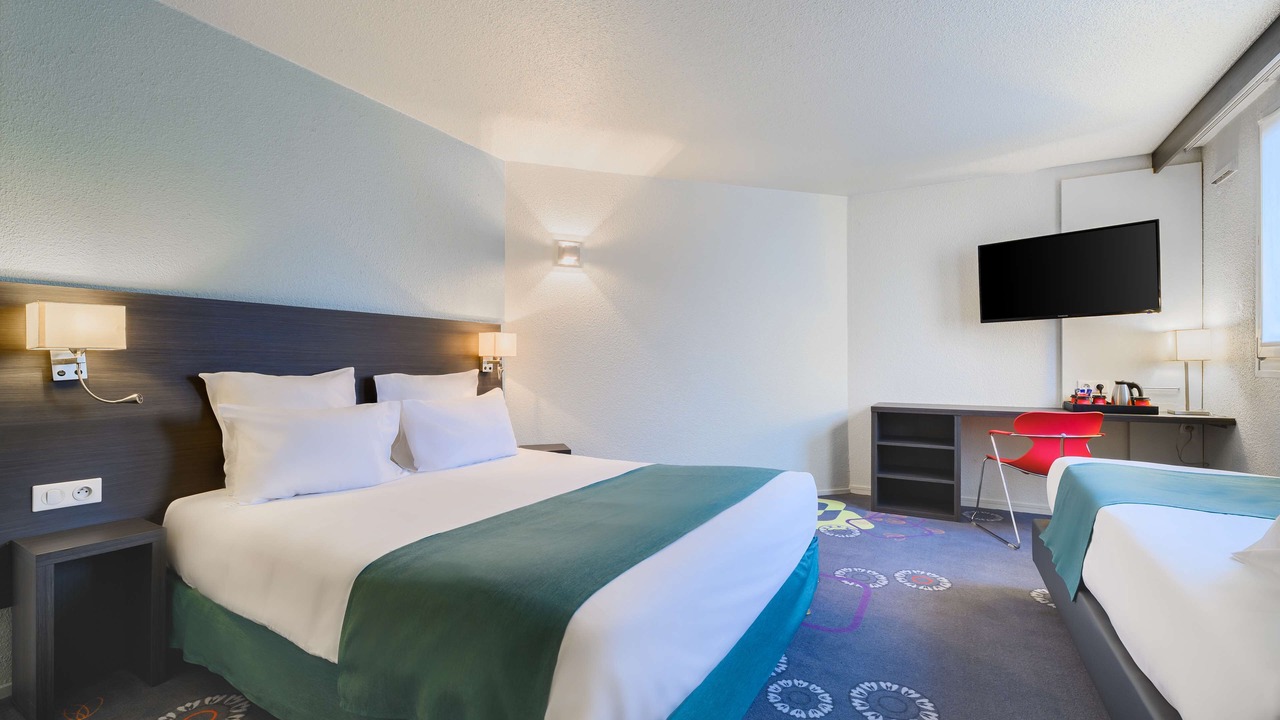 Photo of Bedroom in Fives