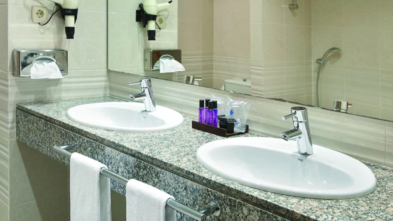 Photo of Bathroom in Pals