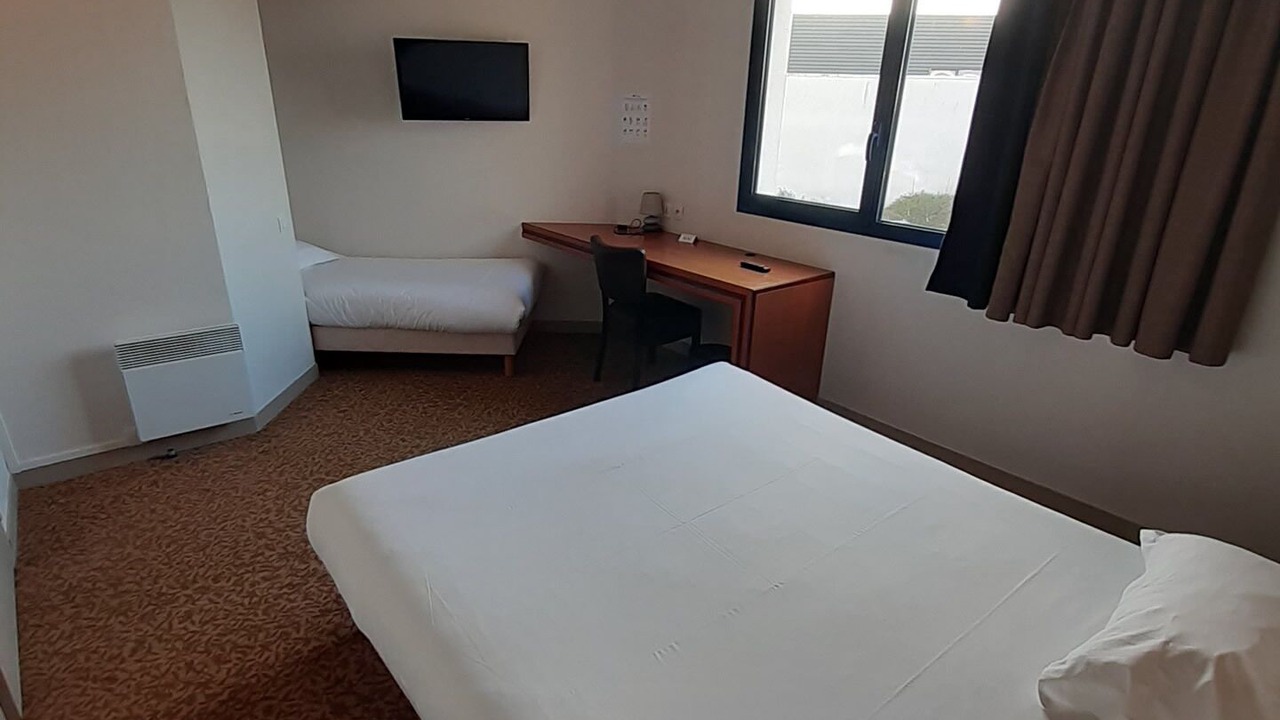 Photo of Bedroom in La Madeleine-Bellevue
