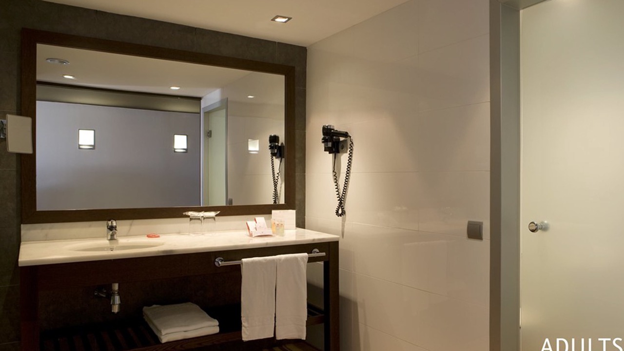 Photo of Bathroom in Salou City Centre