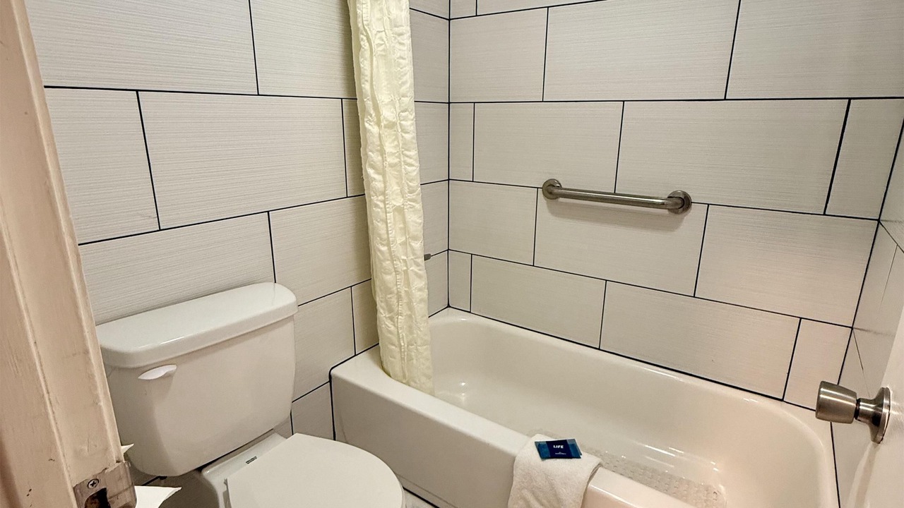 Photo of Bathroom in Blytheville