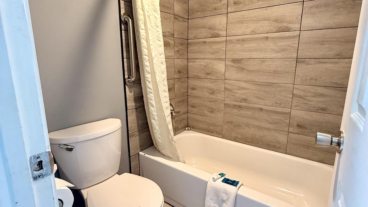 Photo of Bathroom in Blytheville