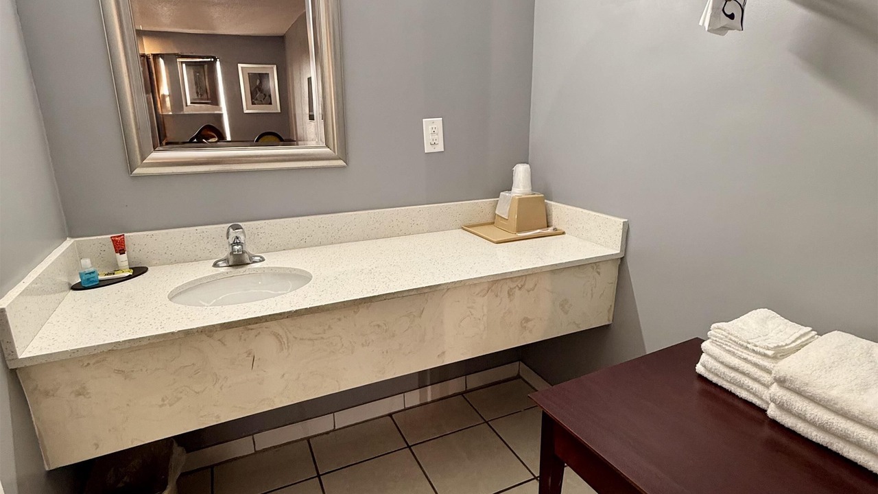 Photo of Bathroom in Blytheville