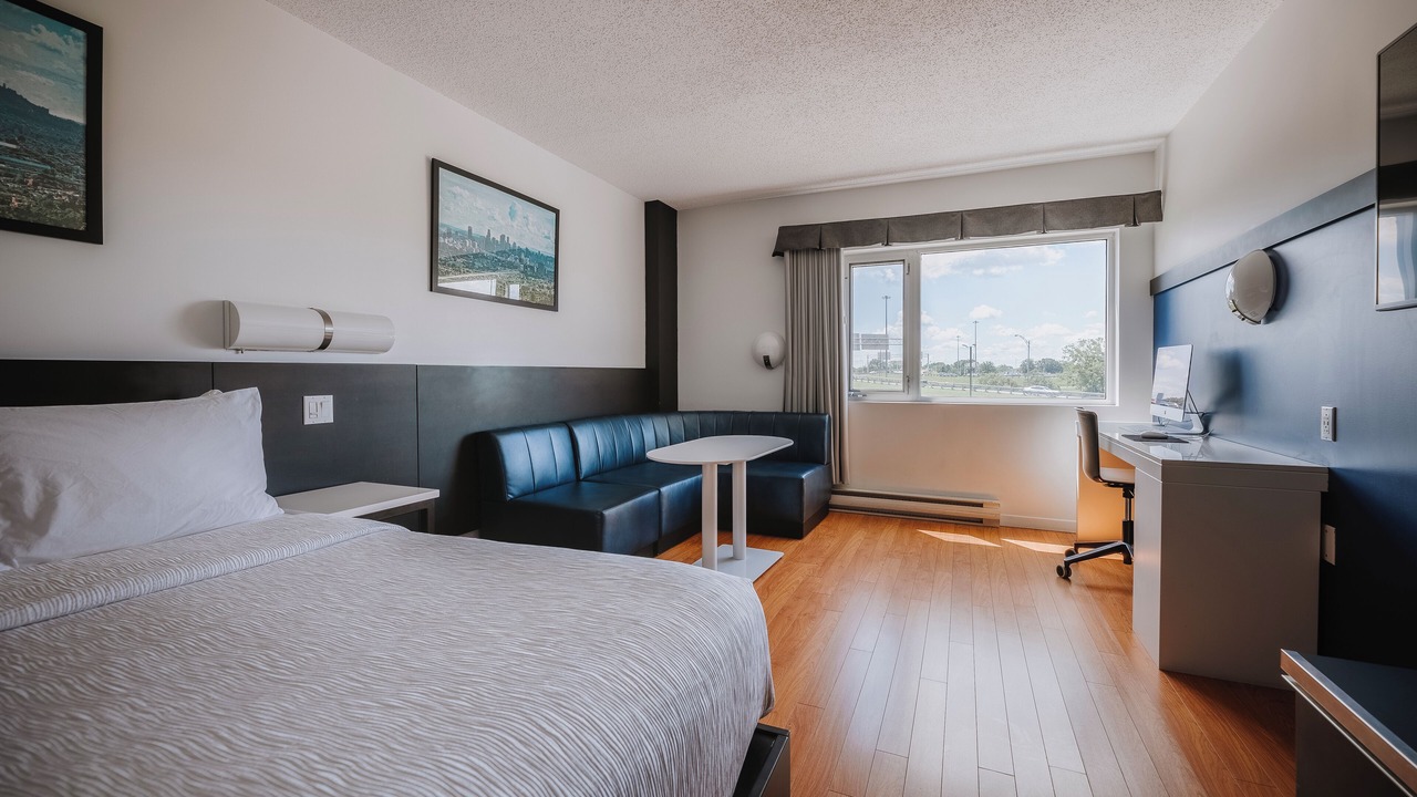Photo of Bedroom in Longueuil