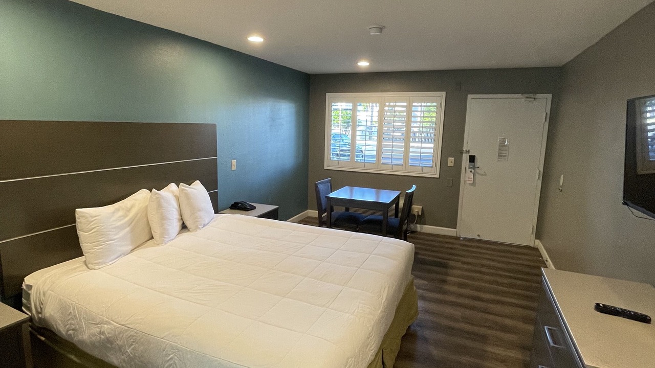 Photo of Bedroom in Lincoln Acres