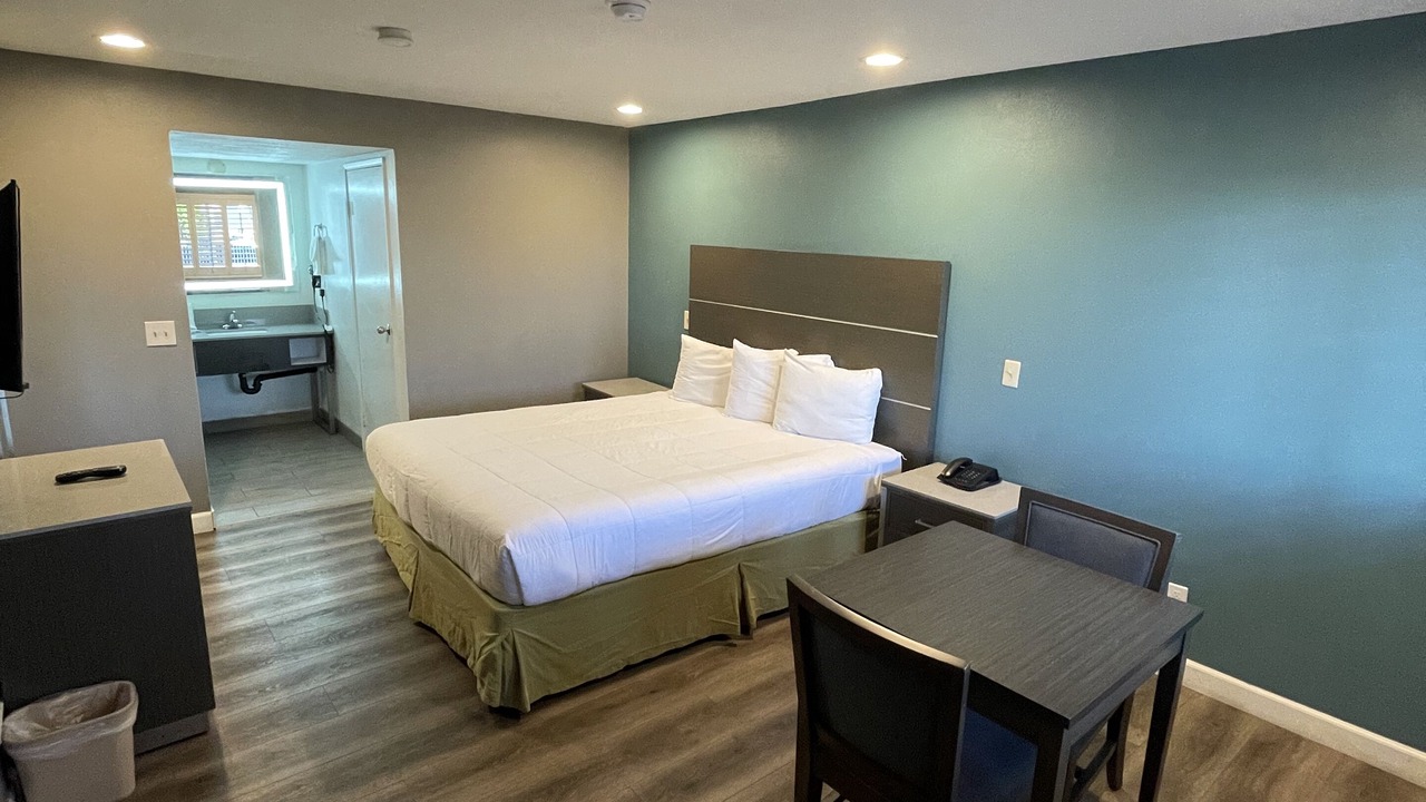 Photo of Bedroom in Lincoln Acres
