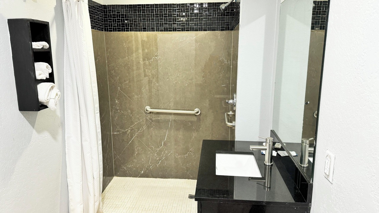 Photo of Bathroom in Marshall
