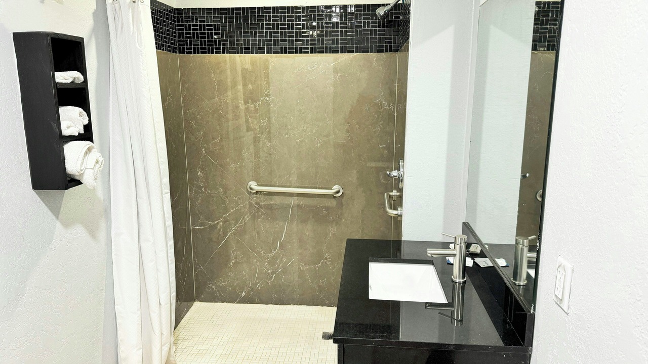 Photo of Bathroom in Marshall