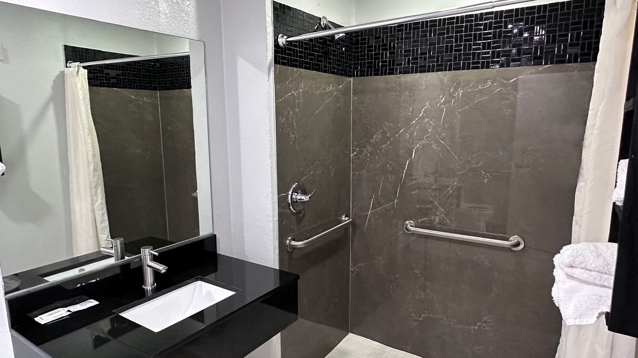 Photo of Bathroom in Marshall