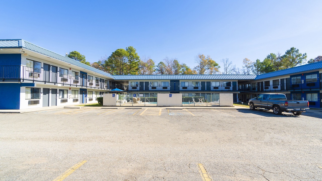 Photo of Outdoor in Marshall