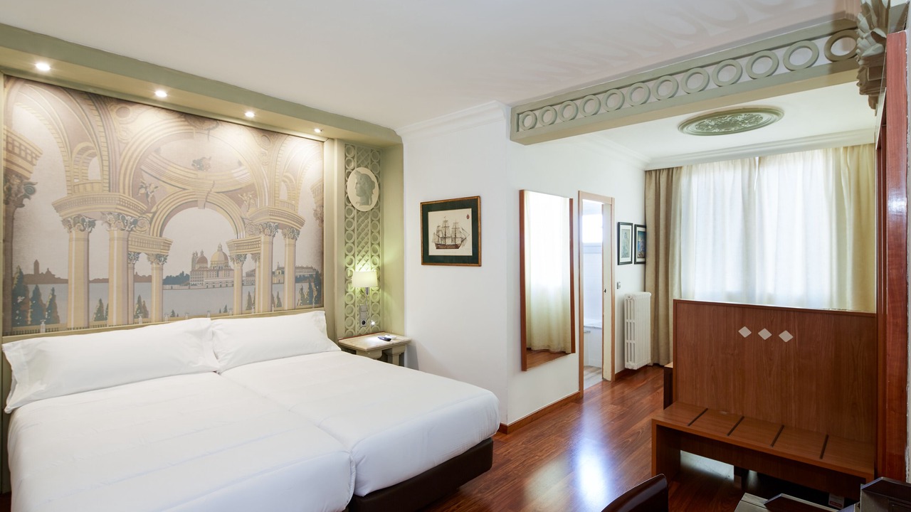 Photo of Bedroom in Figueres